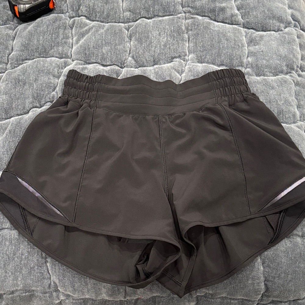 Lululemon Hotty Hots 2.5 inches